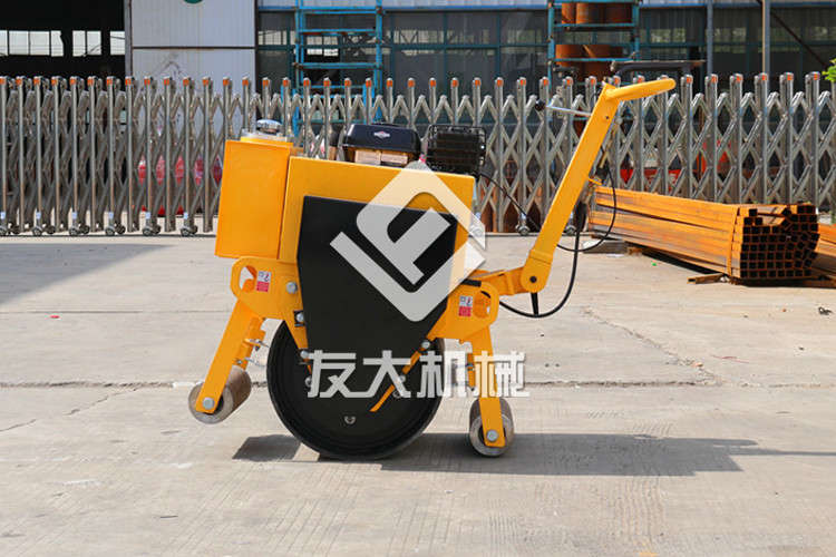 赢咖8压路机作业前要做哪些准备工作？